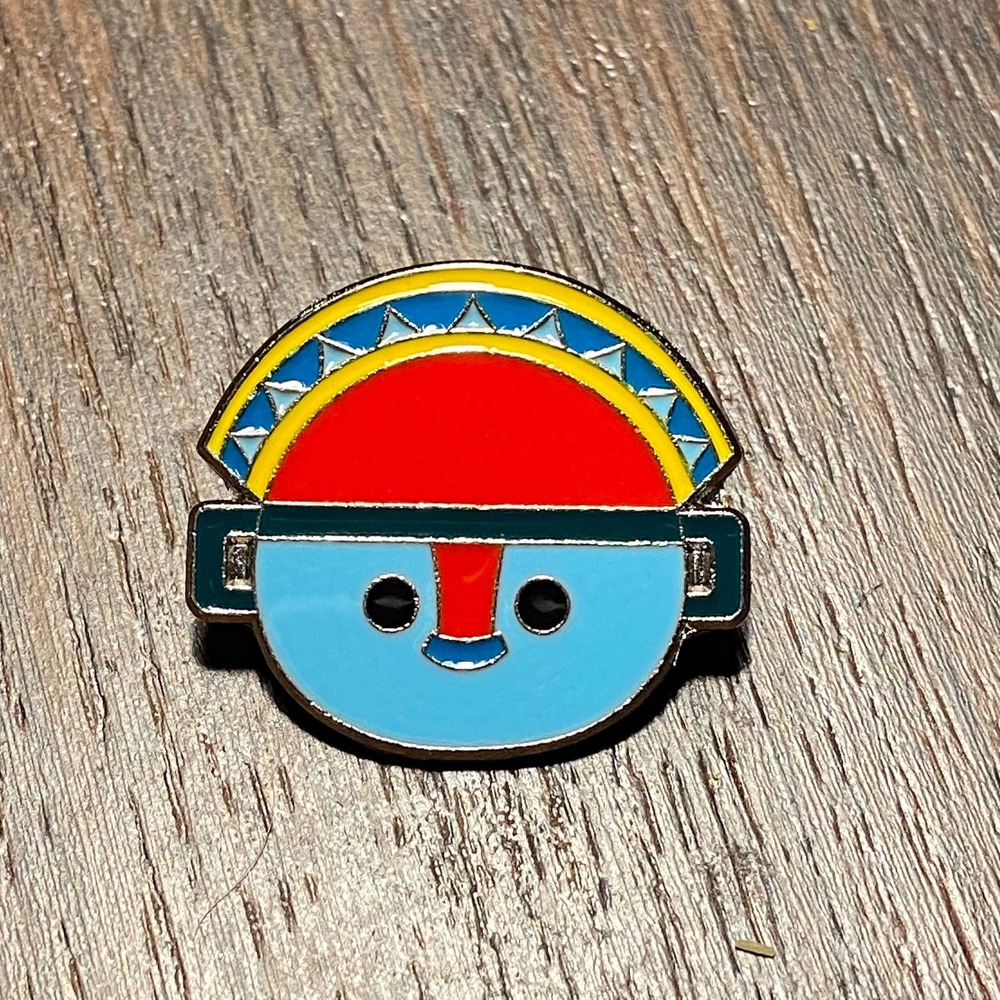 Disneypark enchanted tiki room Adventureland Tiki God Tsum Tsum 2017 enamel pin
